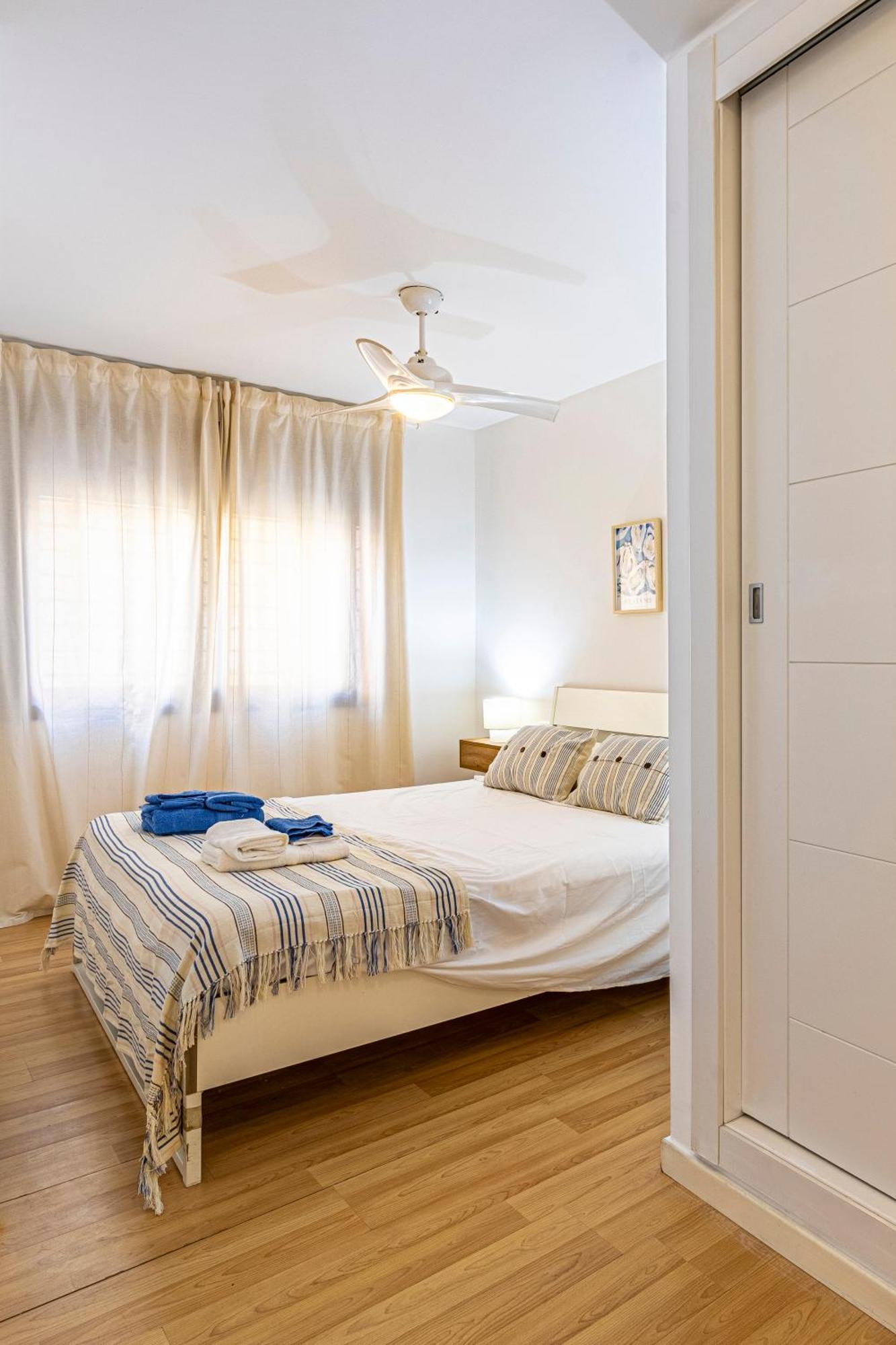 Solis Mare Apartments - Pedregalejo Beach Малага Екстериор снимка