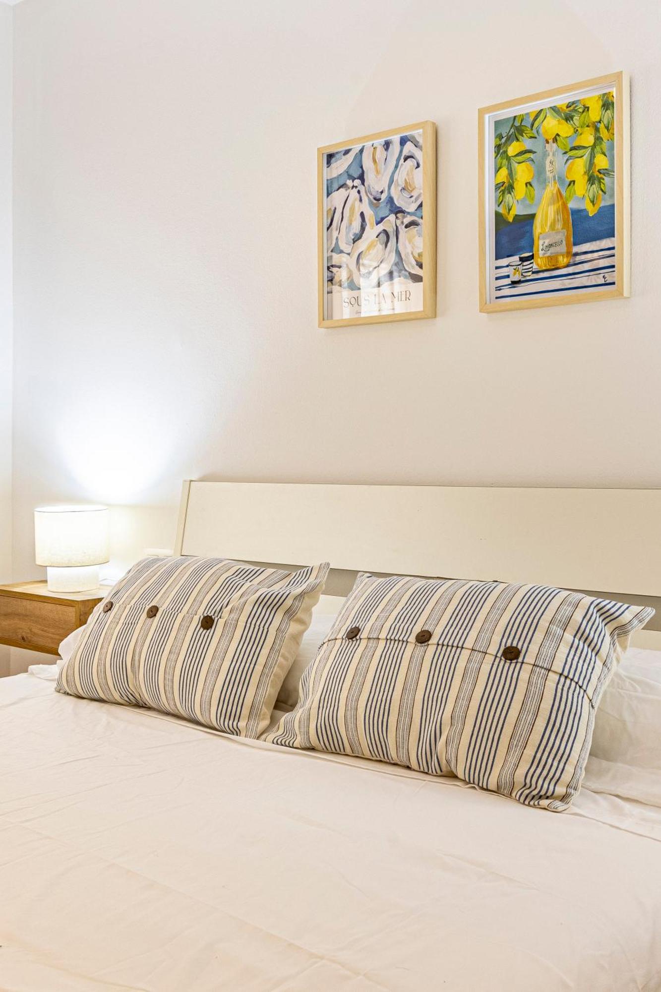 Solis Mare Apartments - Pedregalejo Beach Малага Екстериор снимка