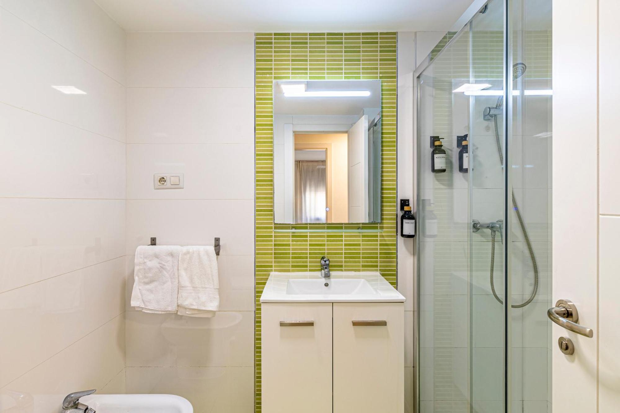 Solis Mare Apartments - Pedregalejo Beach Малага Екстериор снимка