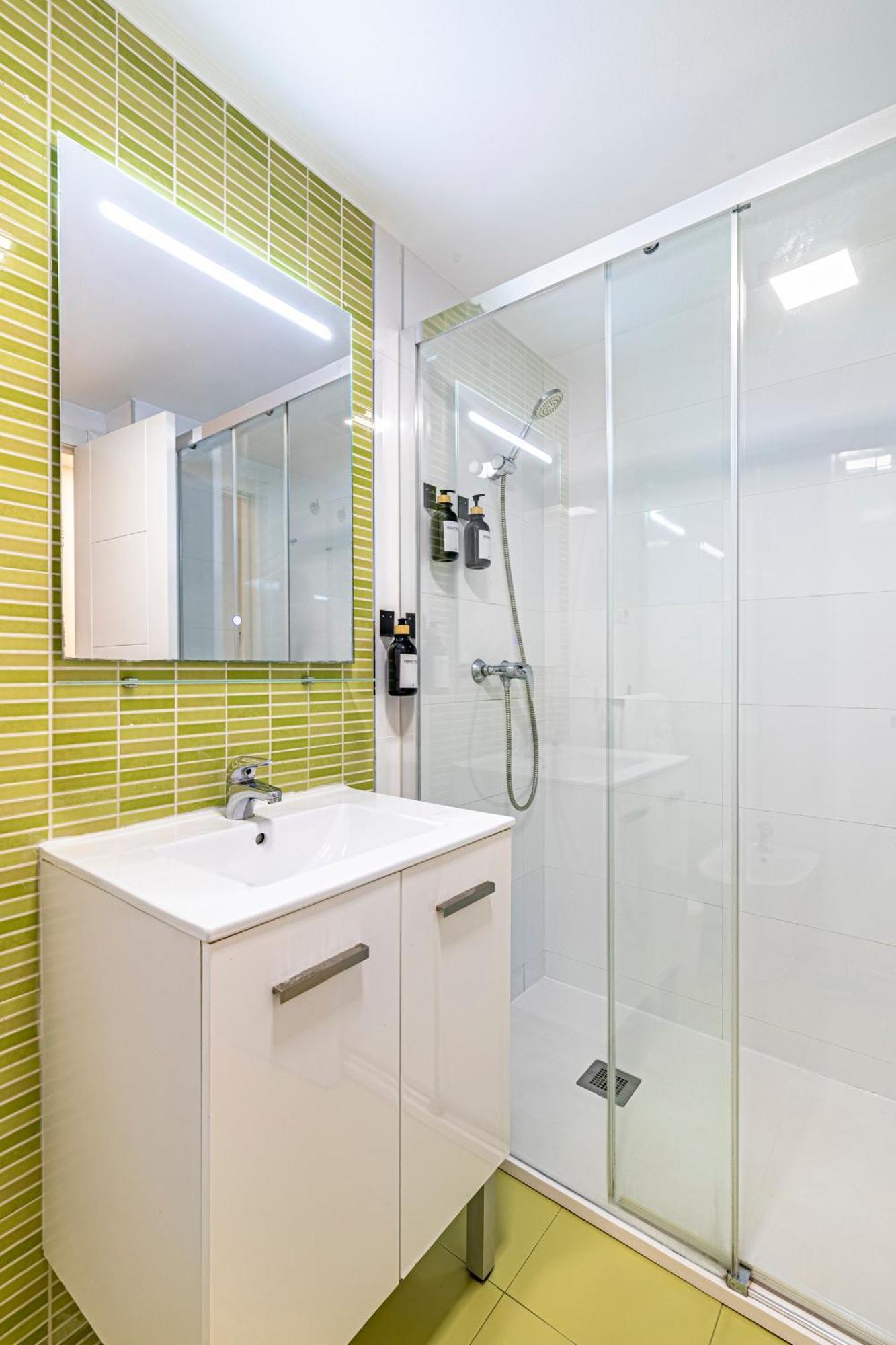 Solis Mare Apartments - Pedregalejo Beach Малага Екстериор снимка