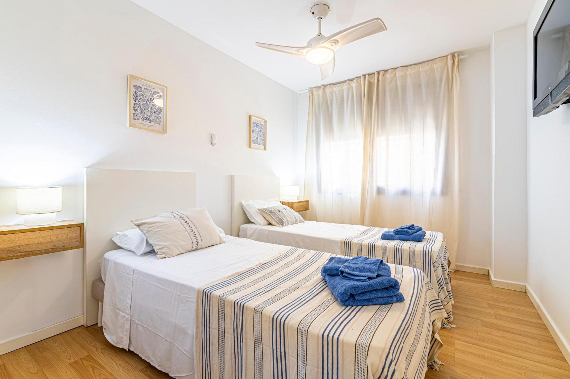 Solis Mare Apartments - Pedregalejo Beach Малага Екстериор снимка