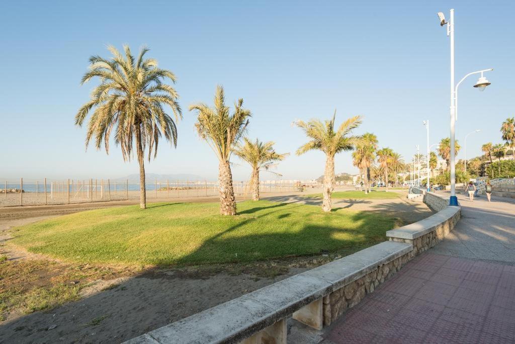 Solis Mare Apartments - Pedregalejo Beach Малага Екстериор снимка